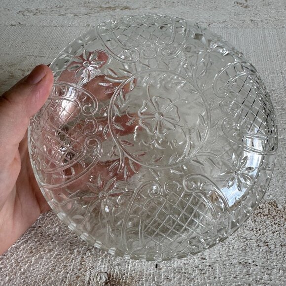 Vintage Clear Glass Round Lidded Candy Dish - Picture 3 of 11